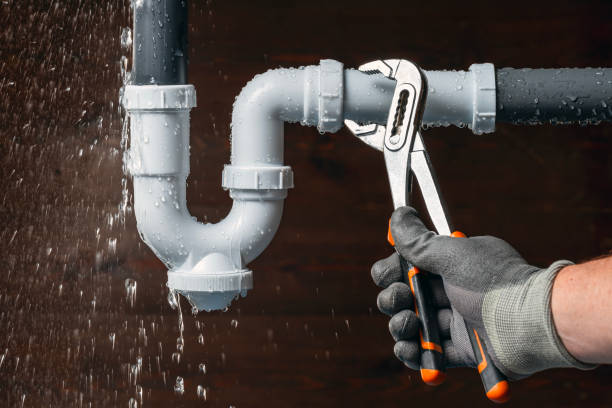 Professional Drain Cleaning technician working in Loami, IL